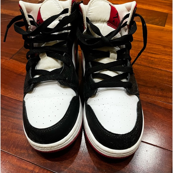 Air Jordan 1 Mid "Metallic Red" Grade School Sneakers - Picture 4 of 4